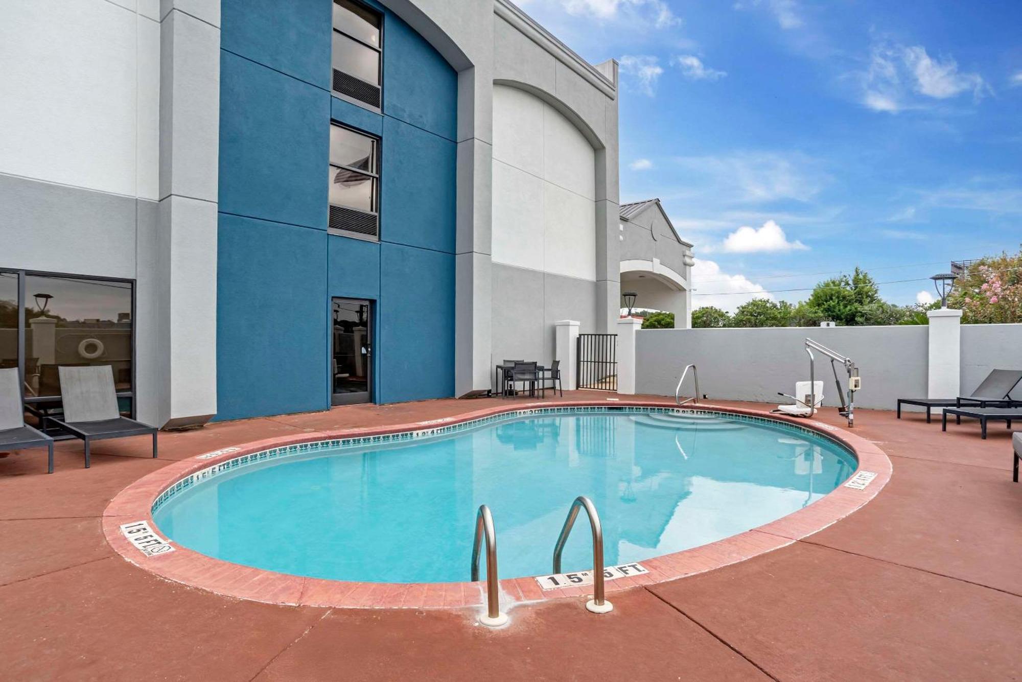 Comfort Inn Opelika - Auburn Экстерьер фото
